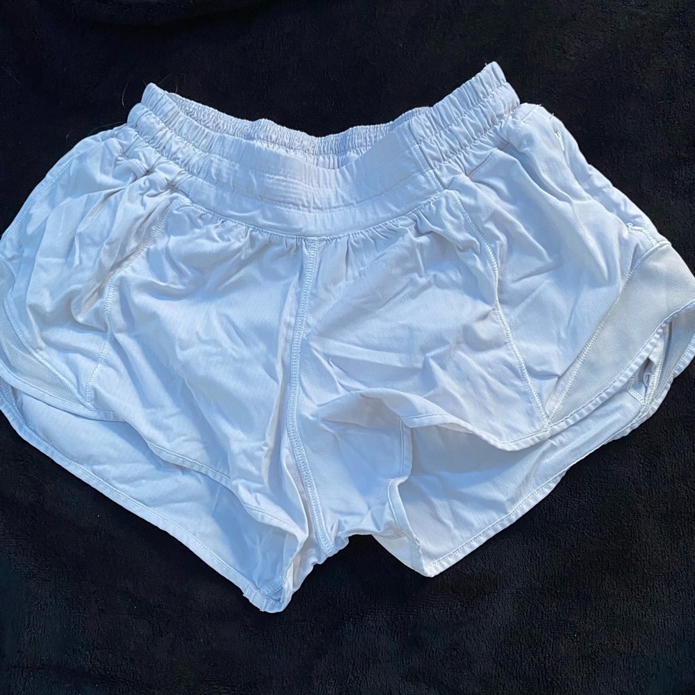 Lululemon hotty hot shorts 2.5”